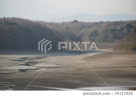 The traces of the drained Lake Tama and the river that appeared on the surface of the earth The traces of the drained Lake Tama and the river that appeared on the surface of the earth 74157839