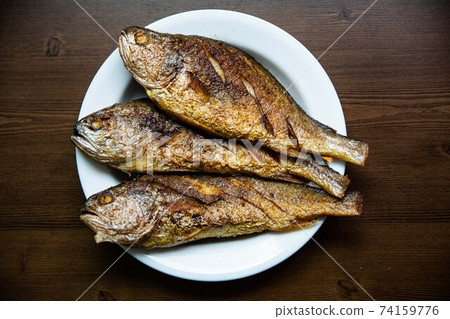 乾燥早期調味料製成的輕巧鹹味古爾比 74159776