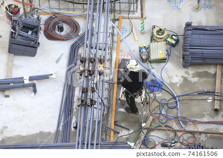 Construction site skeleton work (Kutaikouji) Reinforcing bar pressure welding work Construction site skeleton work (Kutaikouji) Reinforcing bar pressure welding work 74161506