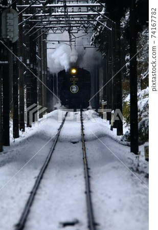 Steam locomotive going on a snowy road ... SL Taiki / C11-325 Steam locomotive going on a snowy road ... SL Taiki / C11-325 74167782