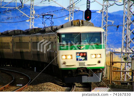 JNR特快列車快要結束了...伊豆舞者/特快“ Odoriko” 185系列 74167830