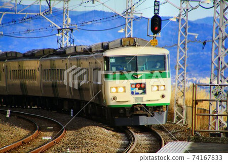 JNR特快列車快要結束了...伊豆舞者/特快“ Odoriko” 185系列 74167833