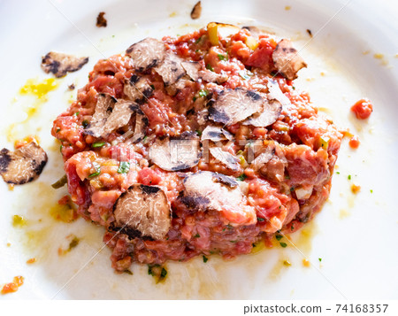 beef steak tartare with truffle close up beef steak tartare with truffle close up 74168357