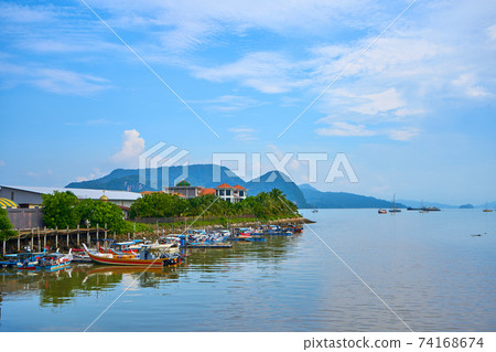 Anchorage for small fishing boats on the island 74168674