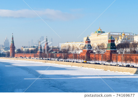 Kremlin embankment near frozen Moskva river Kremlin embankment near frozen Moskva river 74169677