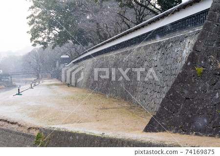 [Kumamoto Prefecture] Kumamoto Castle in winter 74169875