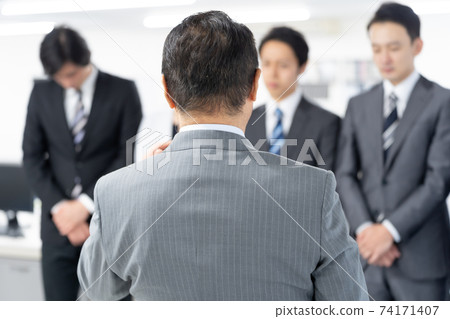 一名商人接受佈道 74171407