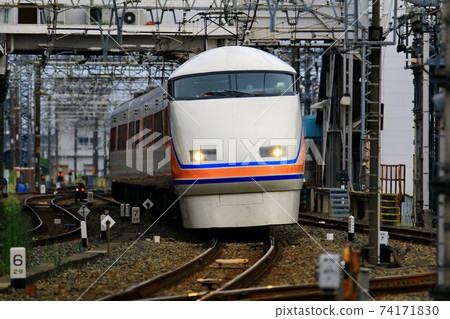 "Limited Express Spacia" that runs fast on the Sky Tree Line "Limited Express Spacia" that runs fast on the Sky Tree Line 74171830