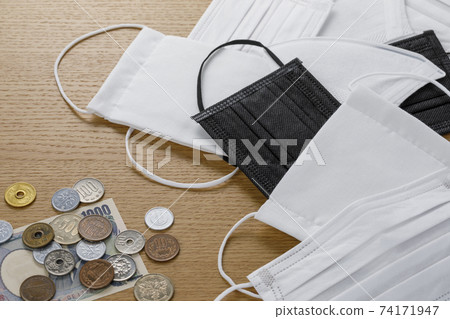 Various masks (white black cloth three-dimensional type) 74171947