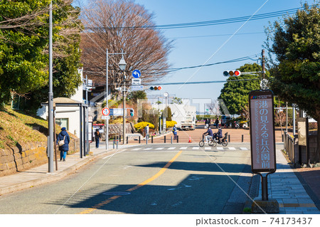 橫濱公園可欣賞到港口的景色 74173437