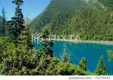 世界自然遺產中國四川省九寨溝長海 世界自然遺產中國四川省九寨溝長海 74174445