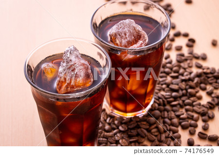 Iced coffee and coffee beans 74176549