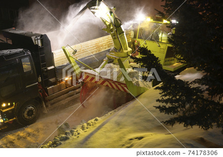 午夜除雪工作 午夜除雪工作 74178306