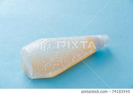 Crystal-hardened honey 74183543