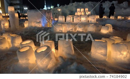雪燈籠照亮了夜晚 雪燈籠照亮了夜晚 74184902