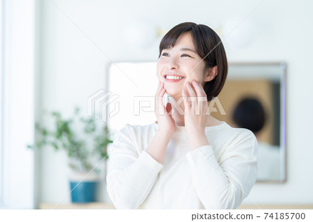 女性美容皮膚洗面奶 74185700