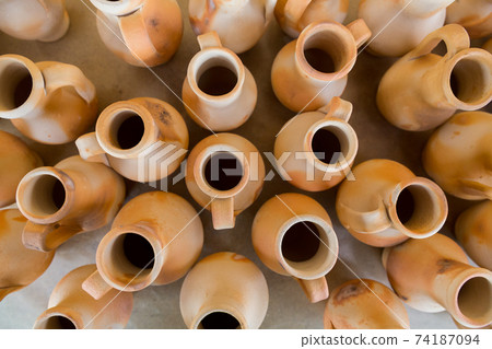 Clay pots Clay pots 74187094