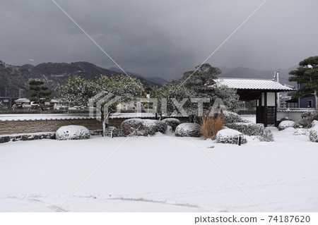 抵達被雪覆蓋的Ha之谷智惠日式旅館 74187620