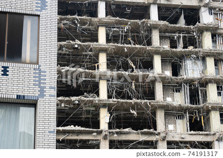 Building demolition work 74191317