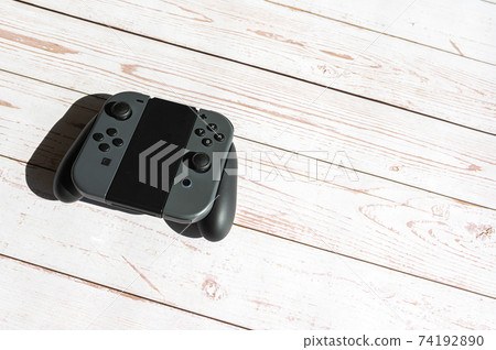 Let's play games at home time Let's play games at home time 74192890