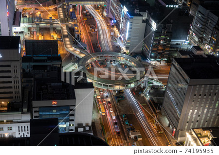 Round pedestrian bridge in front of Shin-Yokohama station, night view, bird's-eye view, distant view 74195935