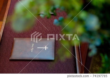 Program placed in the chapel seat 74197785