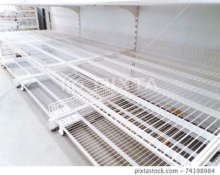empty shelves in store, super market 74198984