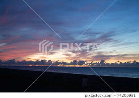 晚霞的海濱 74200981