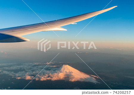 Aircraft windows / airplanes / aircraft Aircraft windows / airplanes / aircraft 74208257