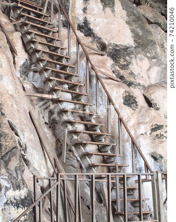 stair in cave 74210046