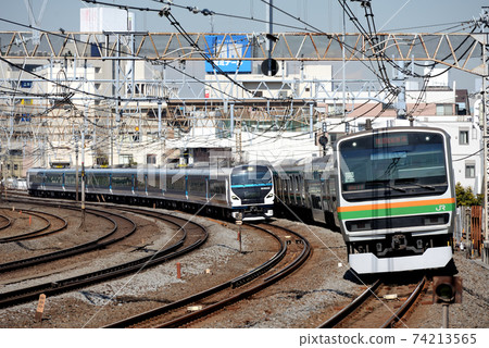 E231 series train going on the Yokosuka line E231 series train going on the Yokosuka line 74213565