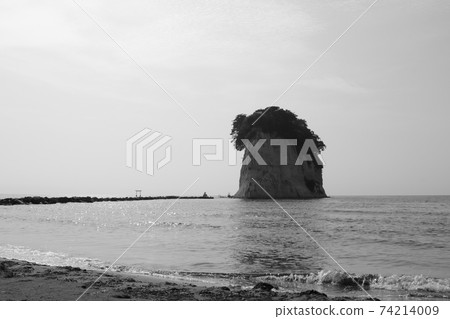 Ishikawa Prefecture Noto Gunkanjima Beach Monochrome Version Ishikawa Prefecture Noto Gunkanjima Beach Monochrome Version 74214009