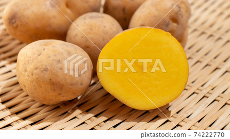 Characterized by the potato "Inca Awakening", made in Japan, and bright yellow. Soggy, delicious and popular 74222770