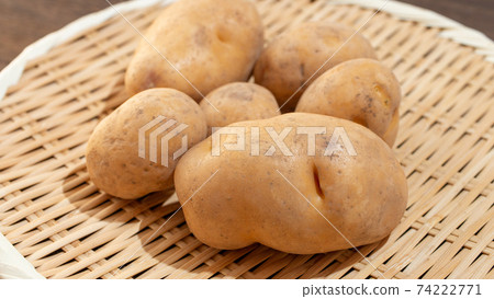 Characterized by the potato "Inca Awakening", made in Japan, and bright yellow. Soggy, delicious and popular 74222771