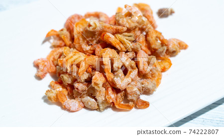 Chinese food ingredients: Dried shrimp (shrimp), often used as a dashi stock in Chinese food. 74222807