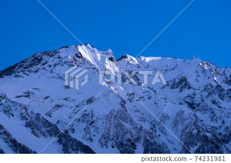長野縣松本市上高地，穗高岳，風景區，山區河流，高原，Azusa河，日本阿爾卑斯山，山，中部山國家公園，春天 74231981