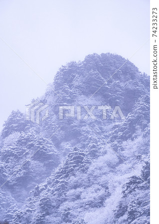 長野縣松本市上高地，穗高岳，風景區，山區河流，高原，Azusa河，日本阿爾卑斯山，山，中部山國家公園，春天 74233273