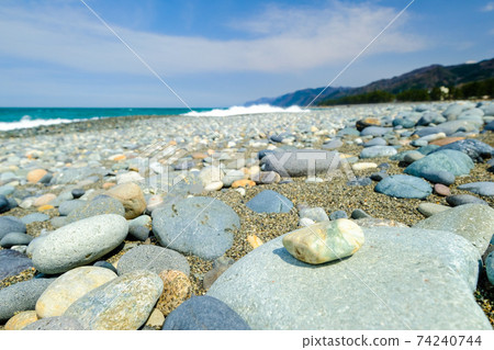 翡翠原石和翡翠海岸 74240744