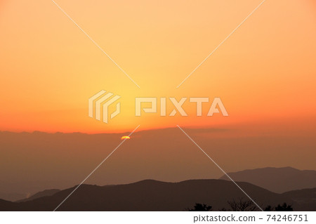 Sunrise over sunrise Sunrise over sunrise 74246751