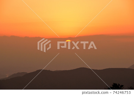 在日出的日出 在日出的日出 74246753