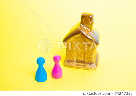 House and human miniature House and human miniature 74247353