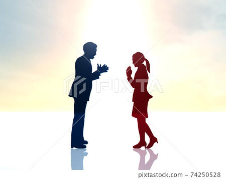 向生氣和熱情的男人道歉的女人的輪廓。 向生氣和熱情的男人道歉的女人的輪廓。 74250528