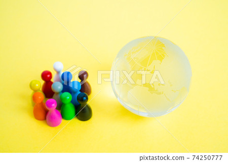 Image of human prosperity Globe and miniature doll Image of human prosperity Globe and miniature doll 74250777