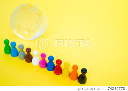 Image of human prosperity Globe and miniature doll Image of human prosperity Globe and miniature doll 74250778