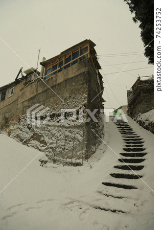 Alley. Jeongneunggol. Seongbuk-gu. Seoul 74253752