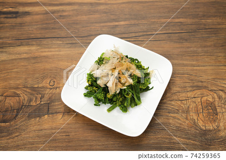 感受春天，享受the魚片狀的油菜花。 74259365