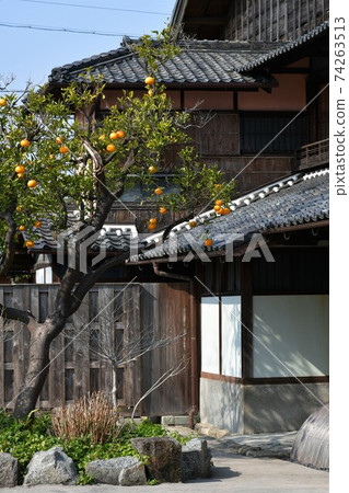 Handa Canal neighborhood in winter 74263513