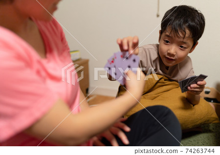 3代幸福的家庭撲克牌 3代幸福的家庭撲克牌 74263744