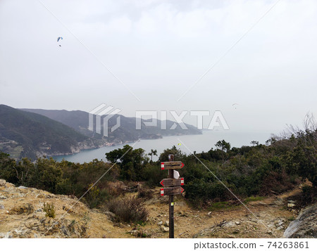 Cinque terre Monterrosso Vernazaa path trail 74263861
