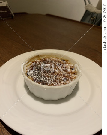 Cafe  74267407